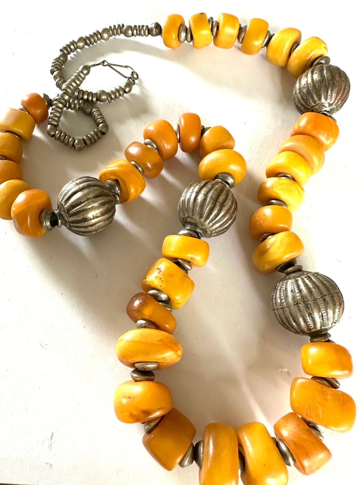 Noord Afrikaanse antieke bakeliet ketting, Sieraden, Tassen en Uiterlijk, Antieke sieraden, Verzenden, Overige materialen, Ketting