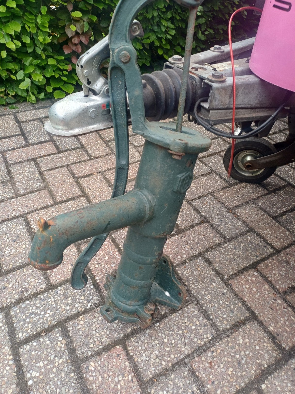 Oude waterpomp als decoratie voor tuin of vijver, Ophalen, Gebruikt, Handmatig, Overige typen