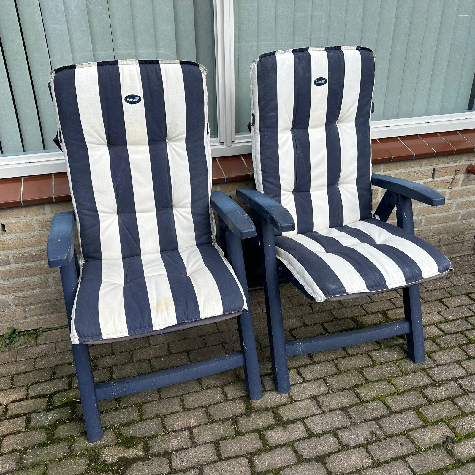 2 blauwe Hartman tuinstoelen met kussens, 3 standen, Ophalen, Gebruikt, Kunststof, Verstelbaar