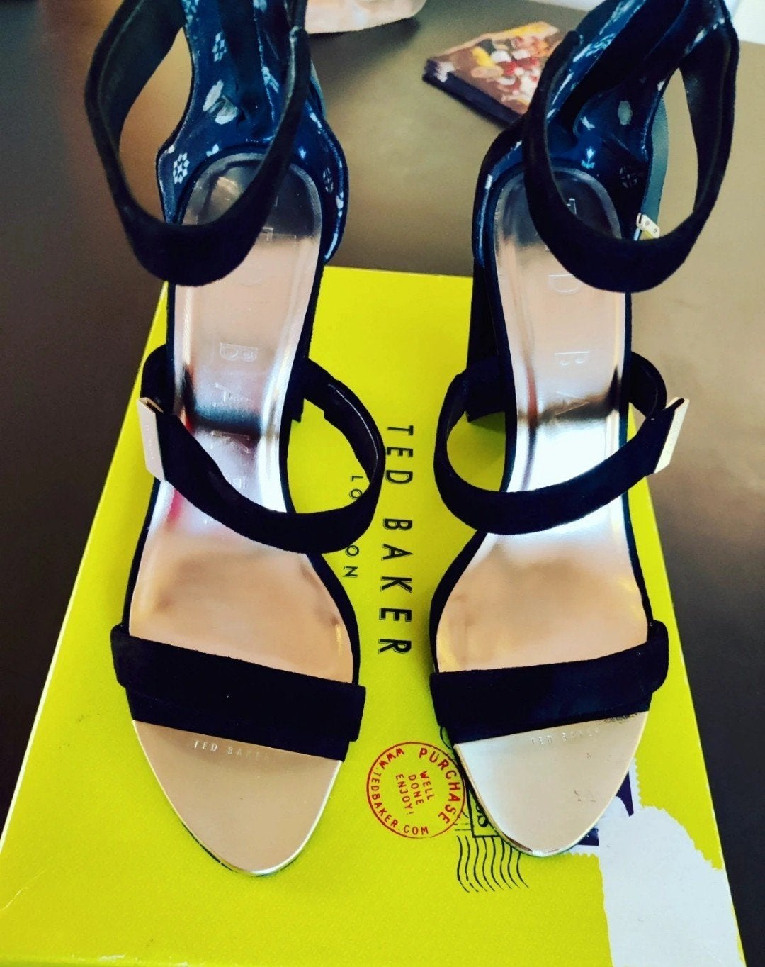 Ted Baker suède leren sandalen maat 40 als Nieuw €179, Ophalen of Verzenden, Zo goed als nieuw, Tailleriem