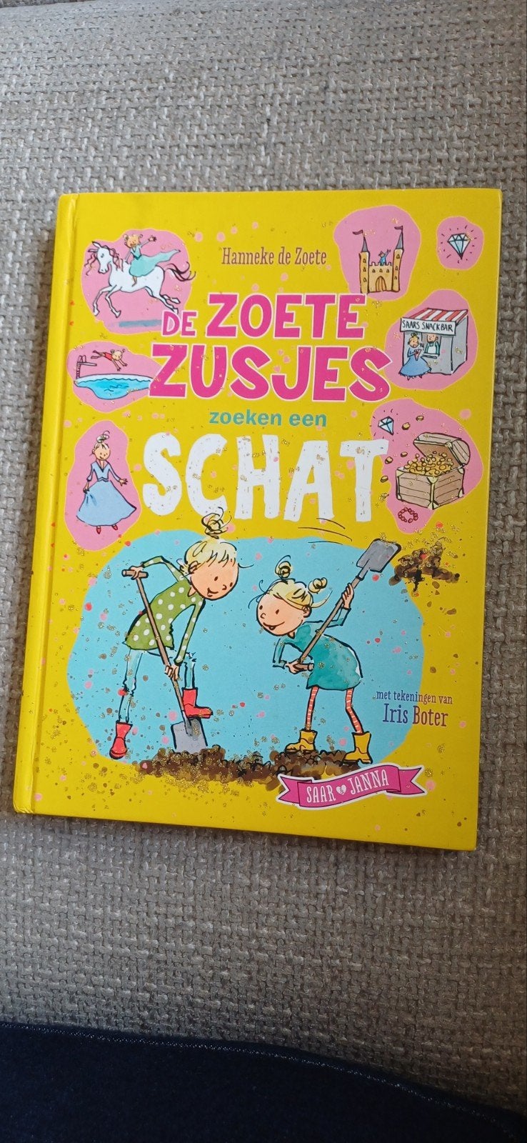 De Zoete Zusjes zoeken een schat - Hanneke de Zoete, Ophalen of Verzenden, Gelezen, Hanneke de Zoete, Fictie algemeen
