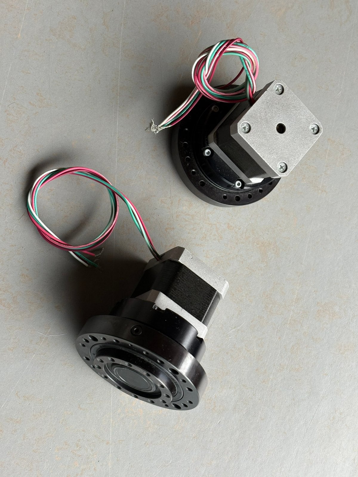 Harmonic drive met motor - 2x, Ophalen of Verzenden, Zo goed als nieuw