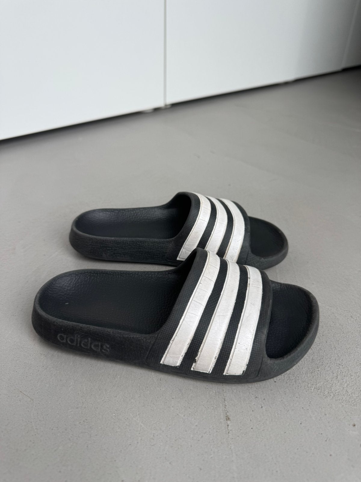 Adidas slippers maat 31, Ophalen of Verzenden, Jongen of Meisje, Overige typen