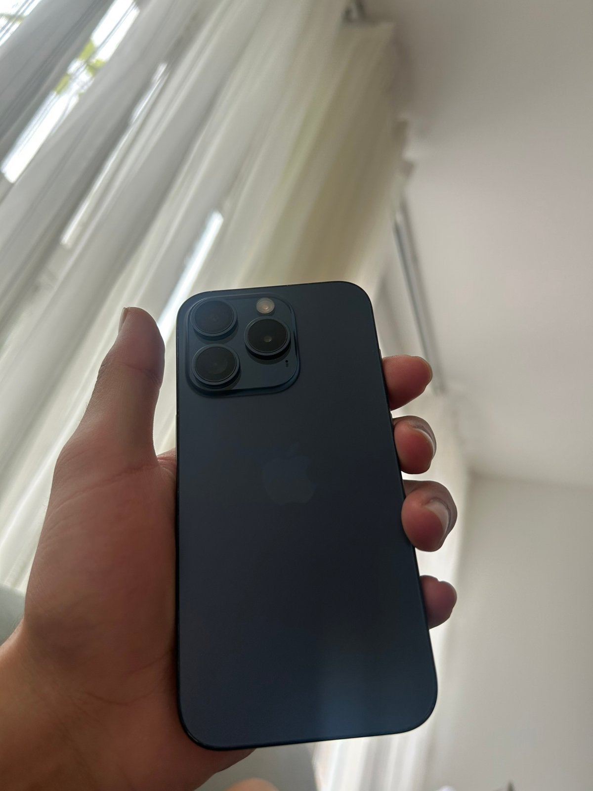 Foto 3 van iPhone 15 Pro 256GB – Donkerblauw