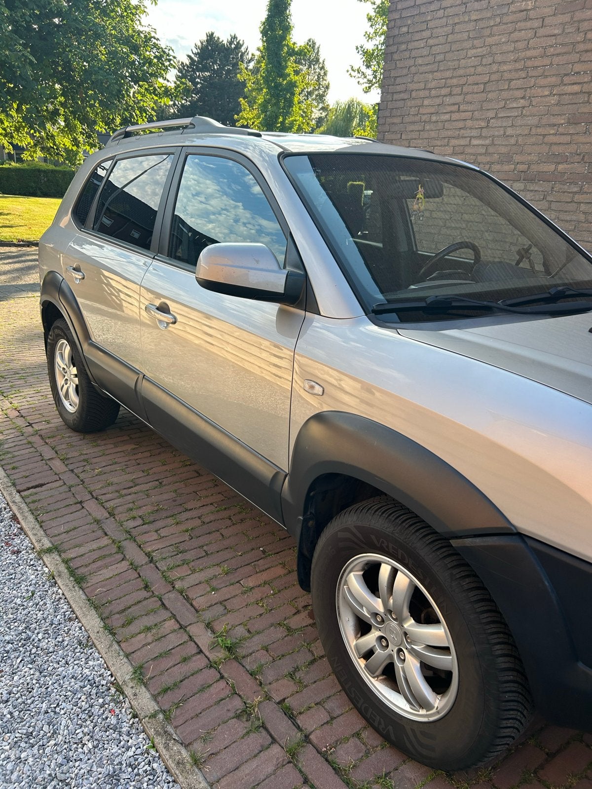 Hyundai Tucson 2.0 I 2WD 2008 Grijs, Auto's, 4 cilinders, Origineel Nederlands, 75 €/maand, Handgeschakeld