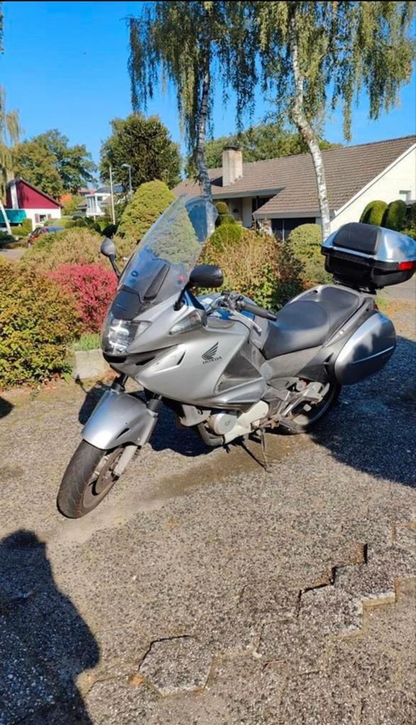 Honda Deauville NT700V – betrouwbare toermotor met kofferset, Motoren, Motoren | Honda, Particulier, Toermotor, Ophalen