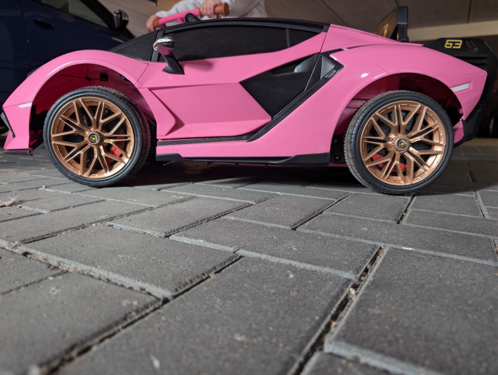 Roze Lamborghini kinderauto met afstandsbediening, Kinderen en Baby's, Ophalen, Gebruikt, Afstandsbediening