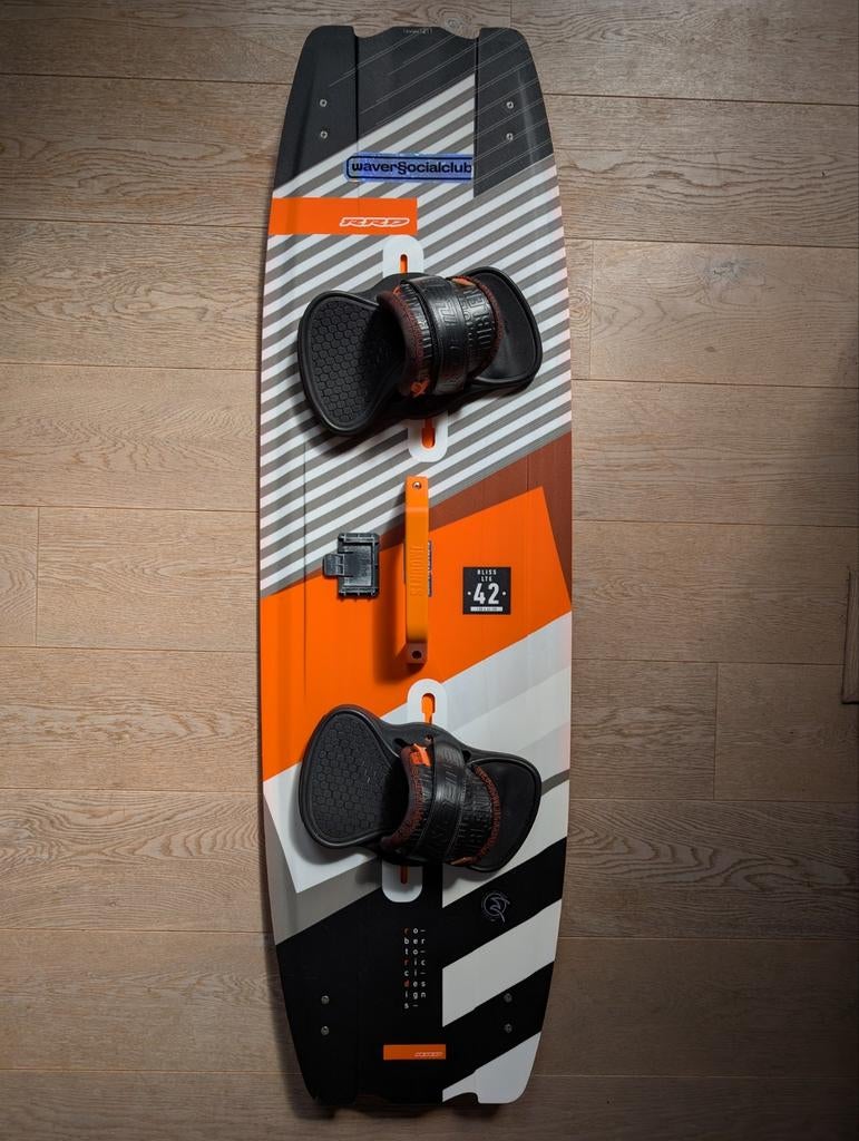 RRD BLISS LTE 138*42 kiteboard, Twintip, Ophalen of Verzenden, 4 m² of minder