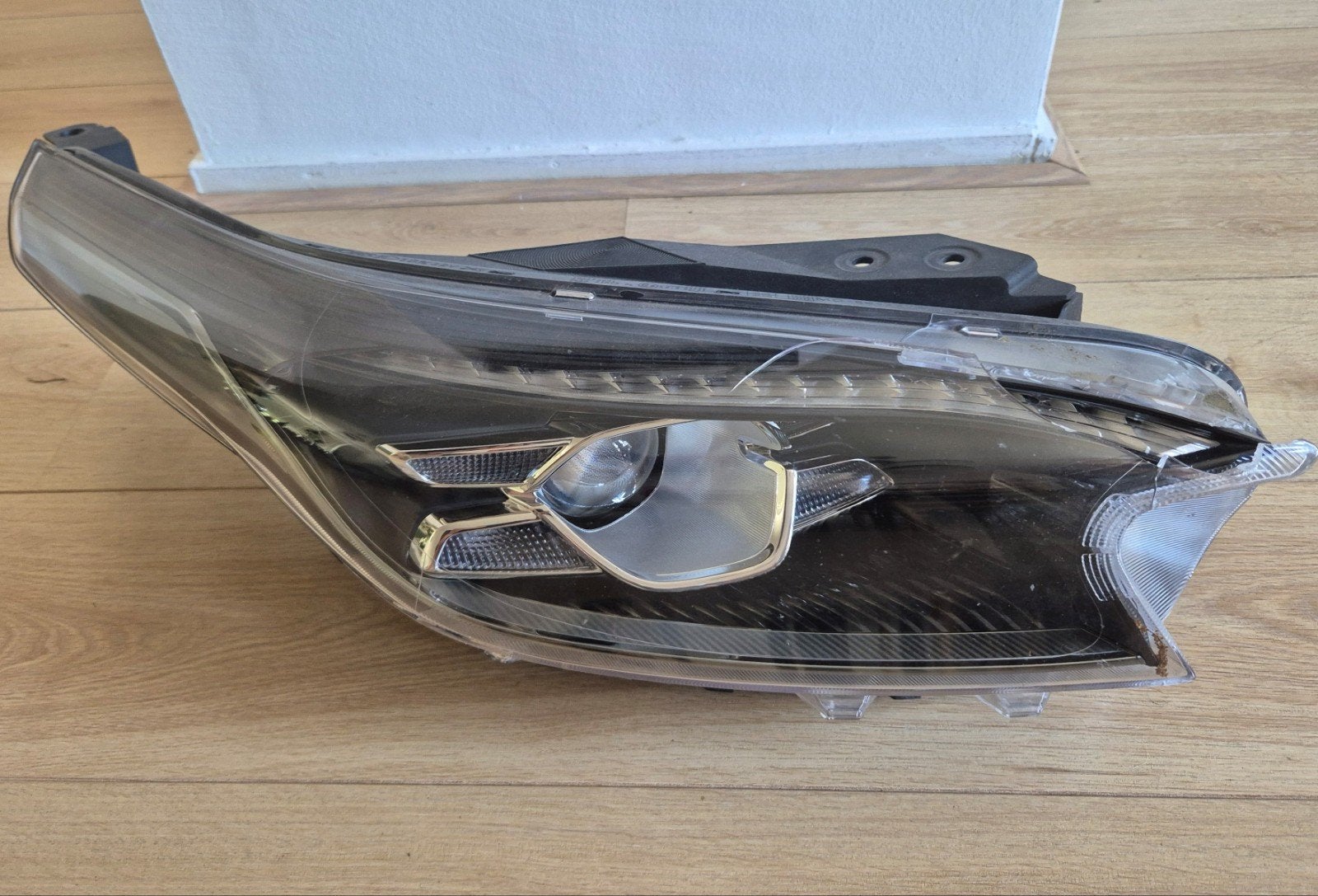 Kia Rechts Kooplamp J792111040 - Gebroken Polycarbonaat, Auto-onderdelen, Ophalen of Verzenden, Gereviseerd, Kia