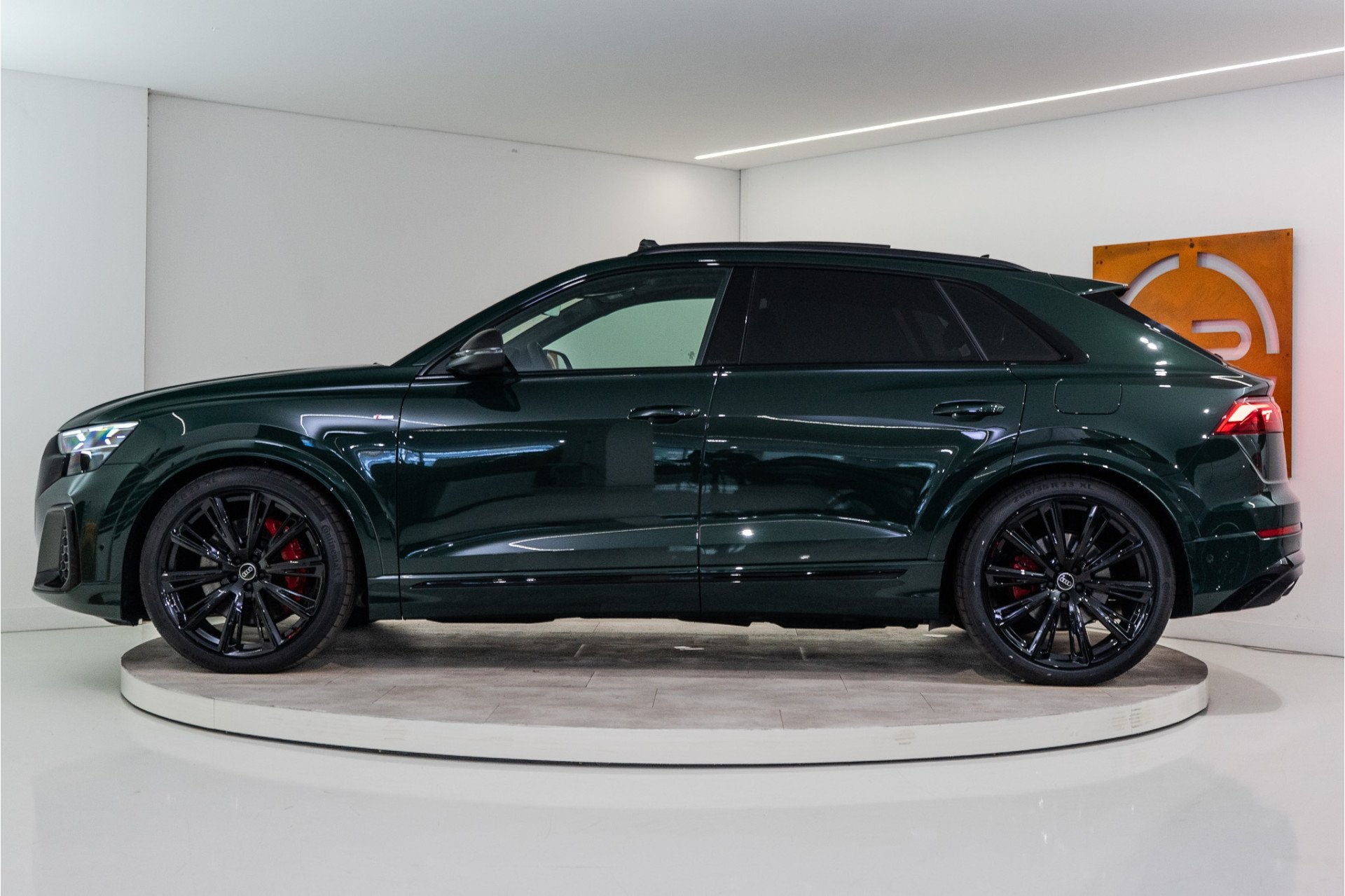 Audi Q8 60 TFSI E Quattro S-Edition Competition 490PK 2026 |, Auto's, Automaat, 77 km/l, Zwart, 2995 cc