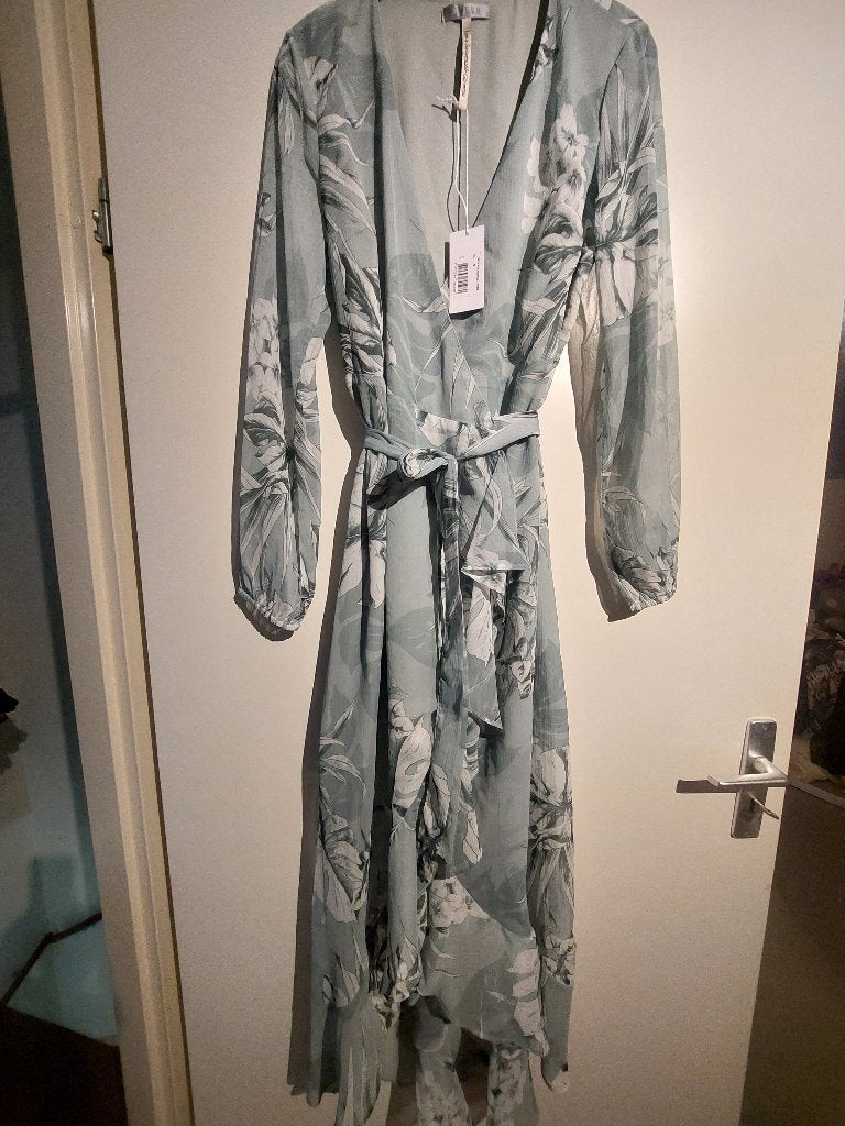 Nieuwe, en zo goed als nieuw. Jurken, Kleding | Dames, Jurken, Ophalen, Zo goed als nieuw, Maat 38/40 (M), Onder de knie