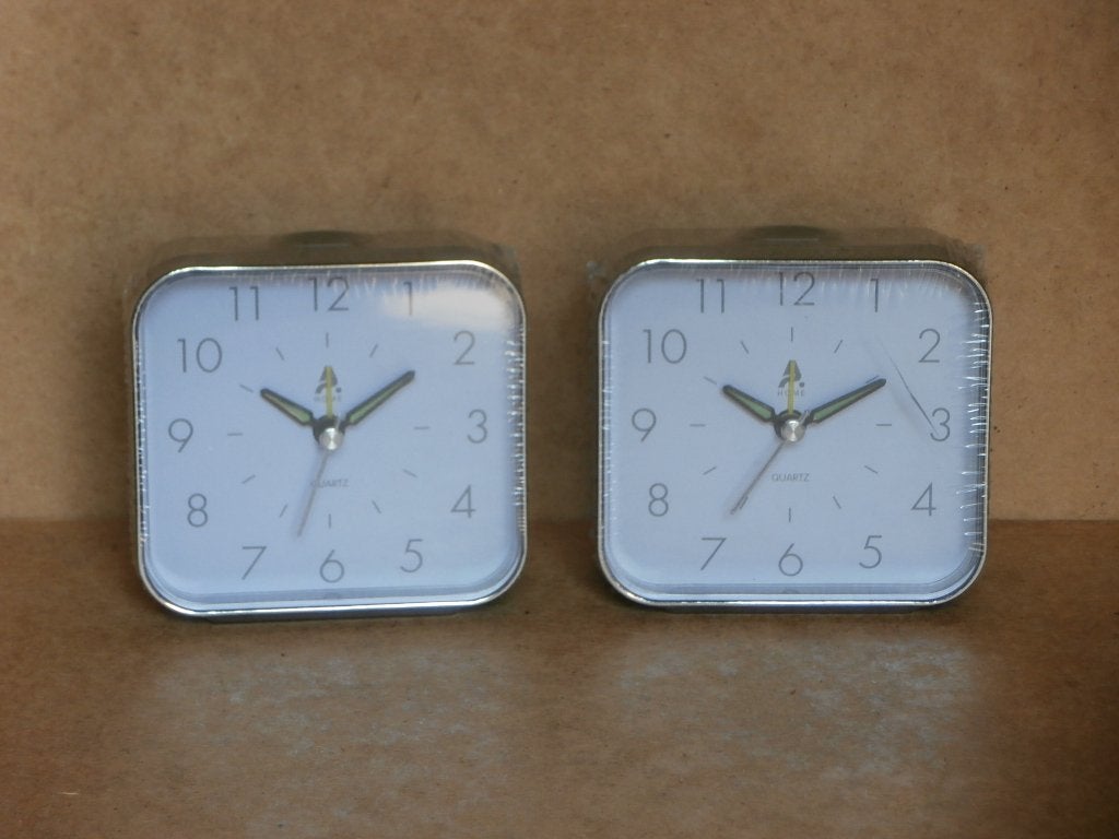 Quartz alarmklok alarm klok alarmklokje tafel klokje 9,5x9x4, Analoog, Werkt op batterijen, Nieuw, Ophalen of Verzenden