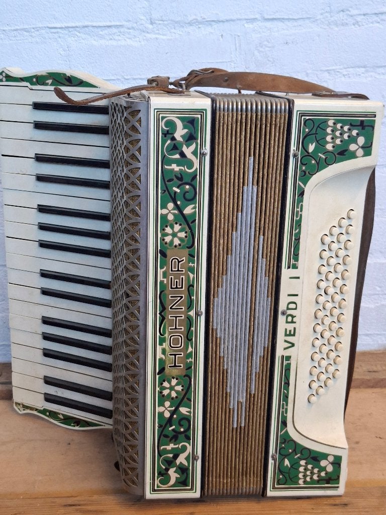 vintage accordeon, Gebruikt, Met riemen, Hohner, 120-bas