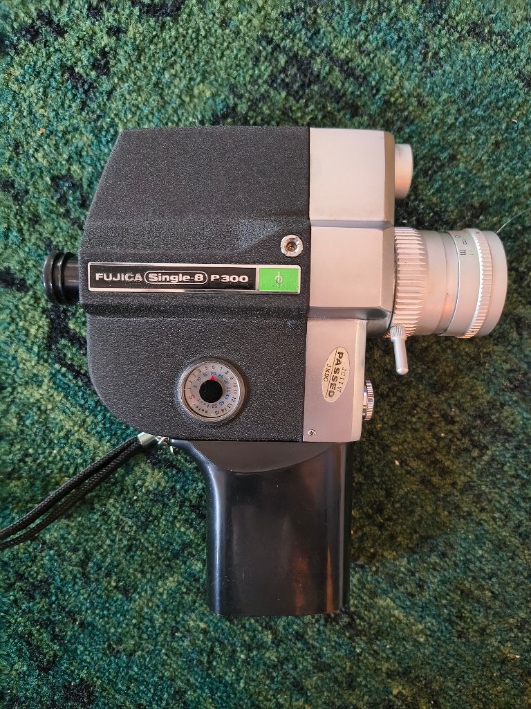 Vintage Fujica Single-8 P300 filmcamera met accessoires, Verzenden, 8mm, Camera