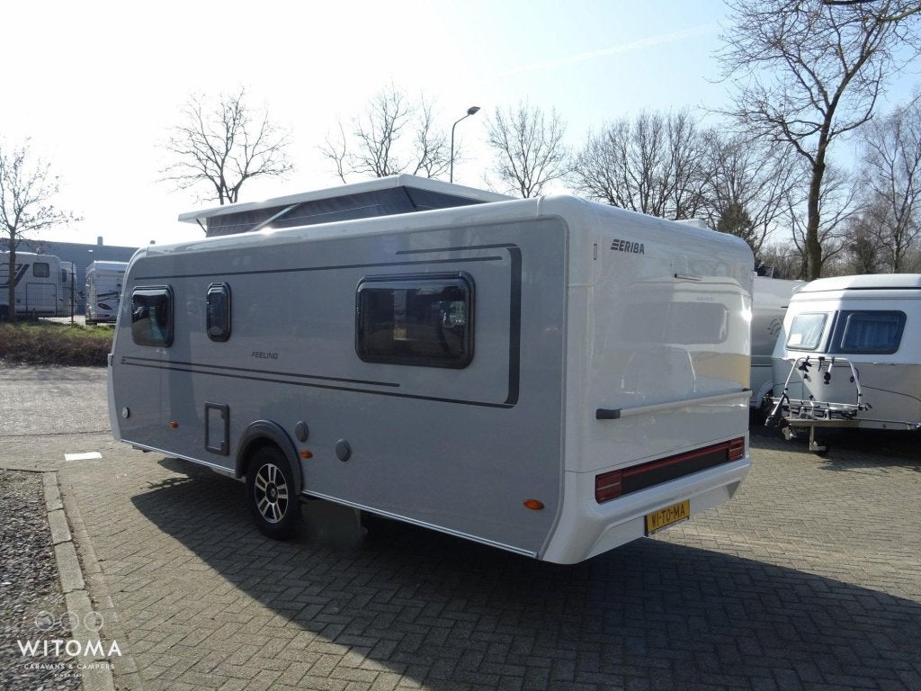 Eriba Feeling 442 prijs vanaf € 31.740,-, Standaardzit, Bedrijf, Tot en met 3, 5 tot 6 meter