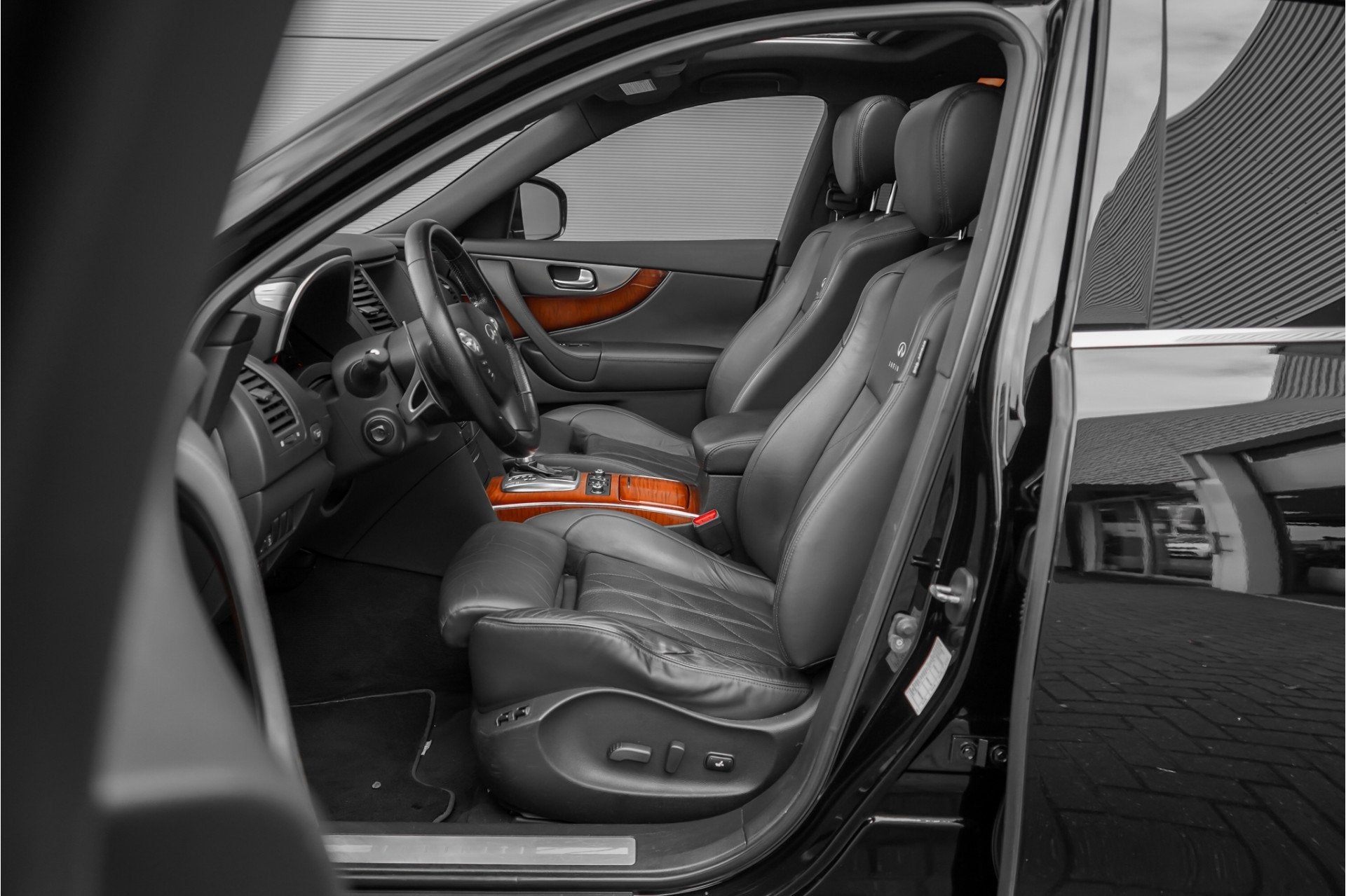 Infiniti FX 50 S Premium Stoelventilatie ACC Bose NL Auto 1e, Auto's, Automaat, Gebruikt, 2000 kg, 138 €/maand