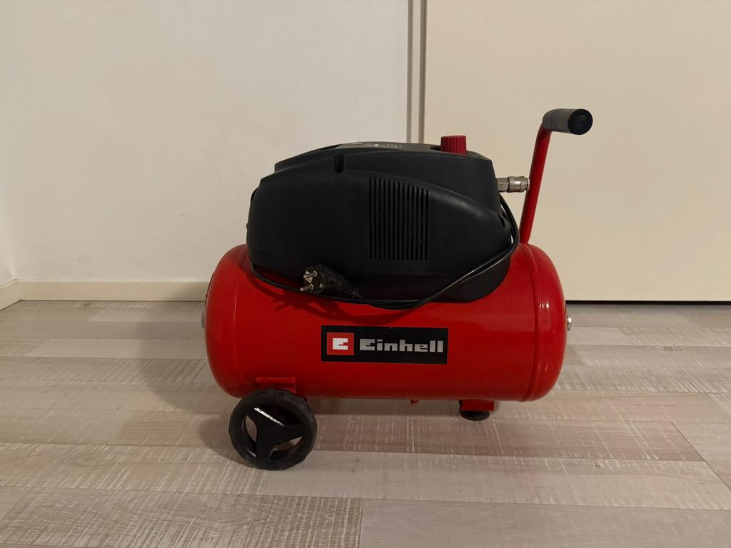 Einhell compressor 24 L. 8/10 bar max, Minder dan 25 liter, Ophalen, Zo goed als nieuw, 200 tot 400 liter/min
