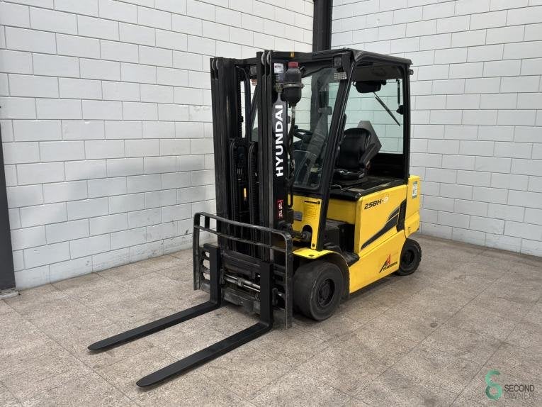 Heftrucks Elektrisch Hyundai 25BH 9 2016 Triplex, 2000 tot 3000 kg, Elektrisch, Heftruck, Hyundai