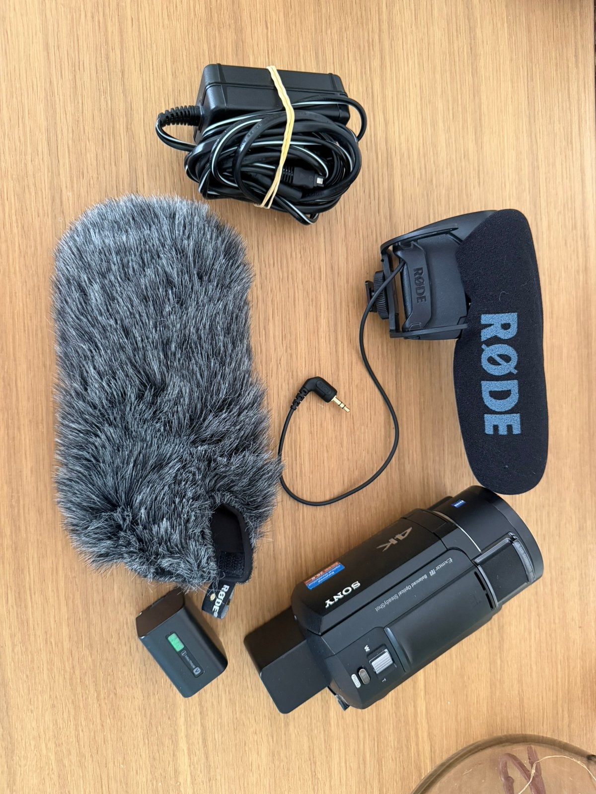 Sony ax43 video camera met microfoon, Ophalen of Verzenden, Zo goed als nieuw, Sony, 20x of meer