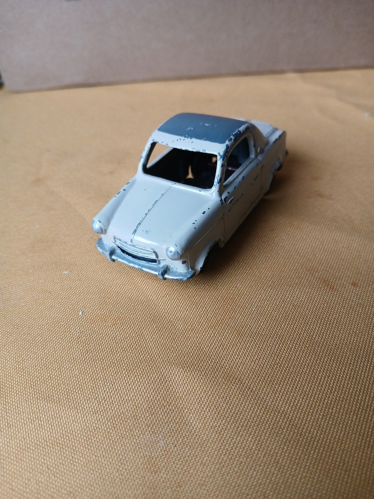 Vespa 400. Quiralu 1:43, Ophalen of Verzenden, Auto, Overige merken