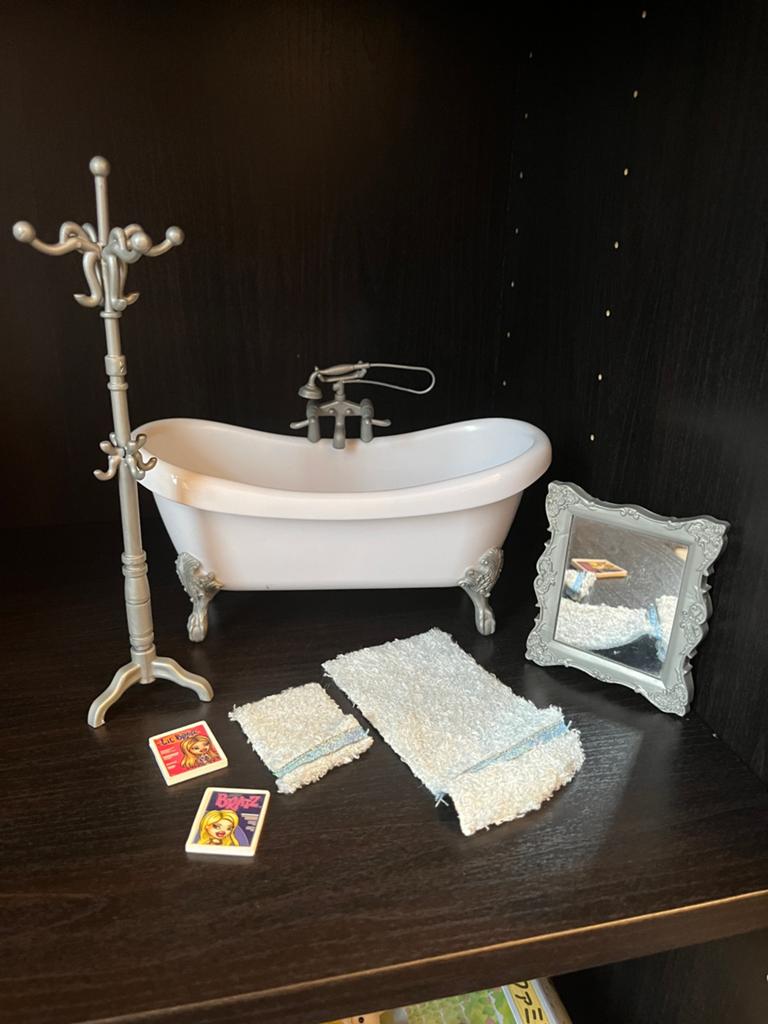 Bratz Badkamer meubels poppenhuis poppen meubels, Ophalen of Verzenden, Zo goed als nieuw, Toebehoren