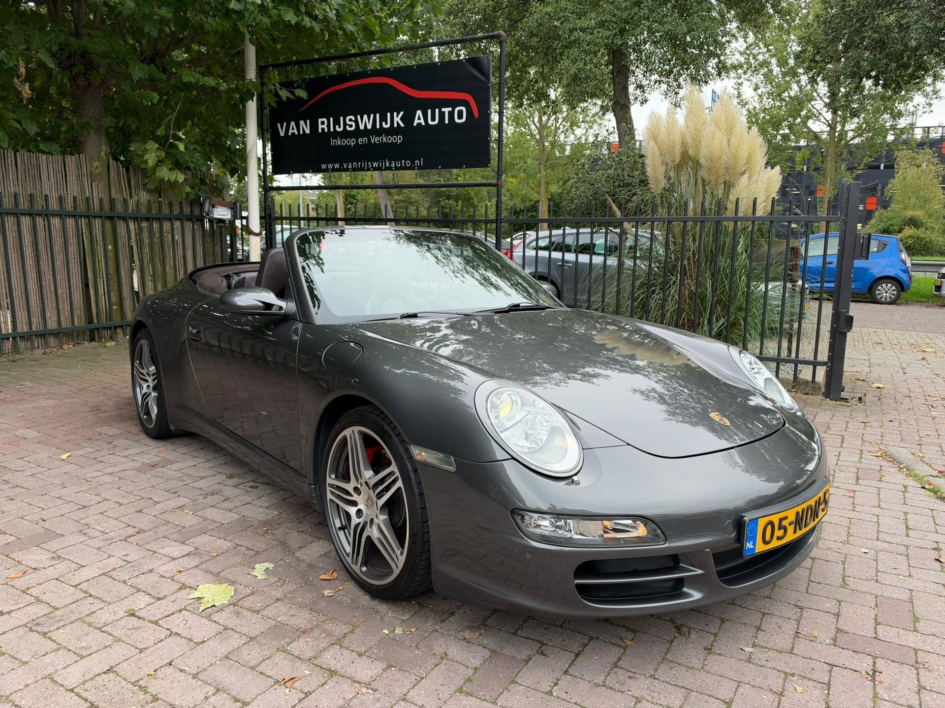 Porsche 911 Cabrio 3.8 Carrera 4S Xenon Leder Goed onderhoud, Auto's, Gebruikt, 4 stoelen, Leder en Stof, Handgeschakeld
