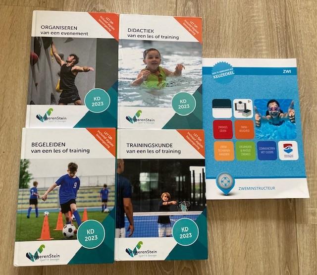 Te koop: studieboeken CIOS - sport en beweging, Ophalen of Verzenden, Zo goed als nieuw, Overige niveaus, Overige vakken