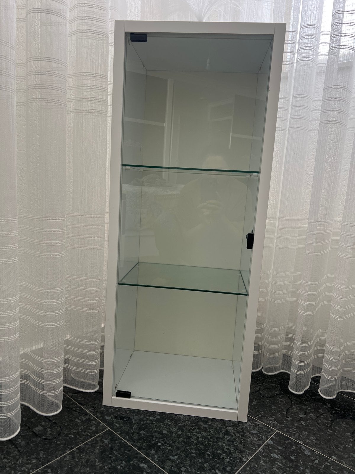 Witte vitrinekast met glazen planken, Ophalen, 50 tot 100 cm, 150 tot 200 cm, 25 tot 50 cm