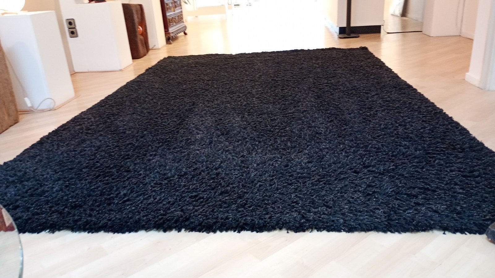 Zwart hoogpolig vloerkleed - Zo goed als nieuw!, Ophalen, Modern, hoogpolig, Zwart, 150 tot 200 cm