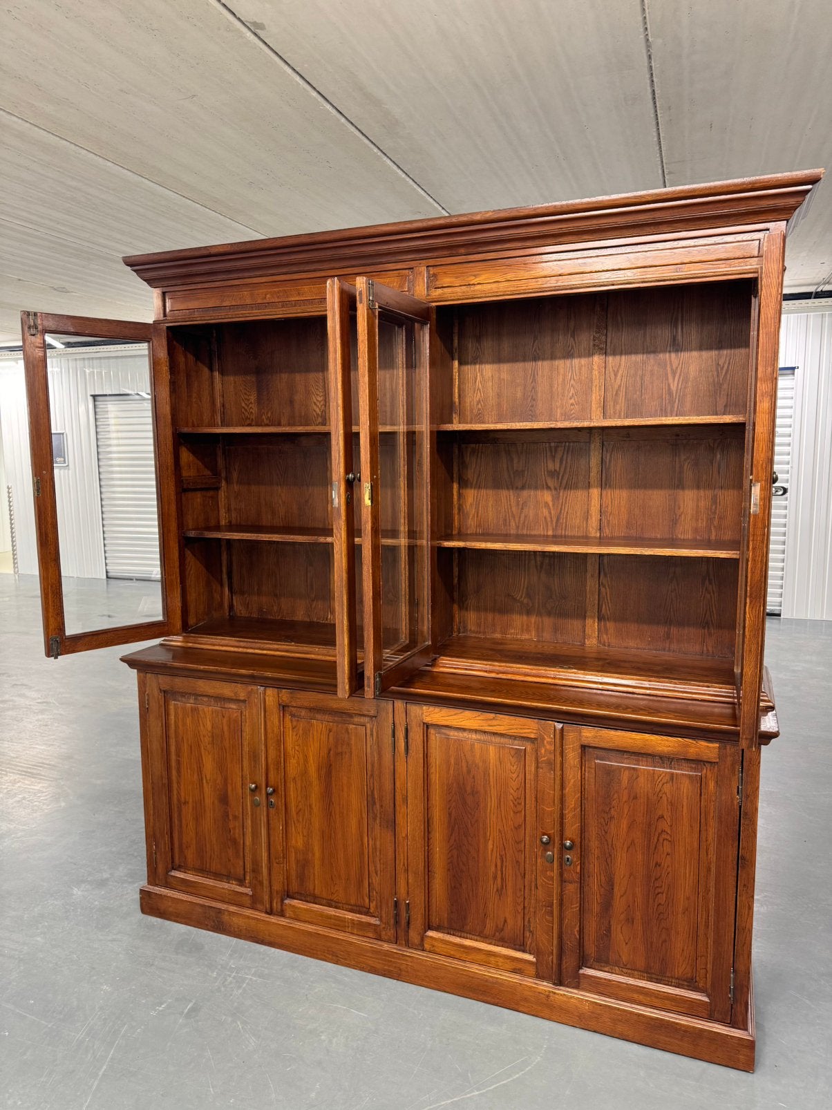 Eichholtz “English Library” Bibliotheekkast #K36, Huis en Inrichting, 200 cm of meer, Pakhuis Zuidwest, Eikenhout, Ophalen of Verzenden