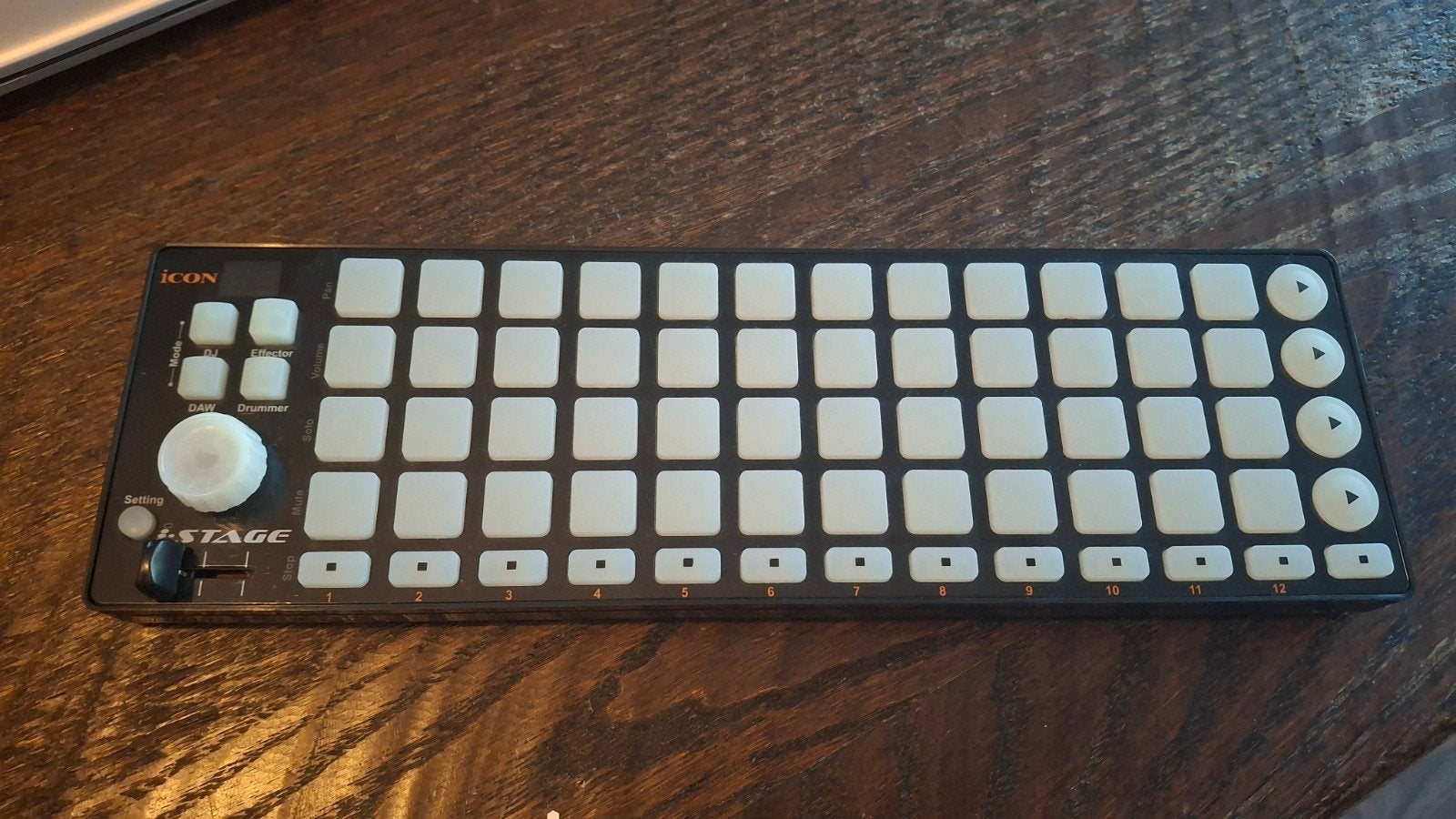 Icon istage midi controller, Muziek en Instrumenten, Midi-apparatuur, Ophalen of Verzenden, Gebruikt
