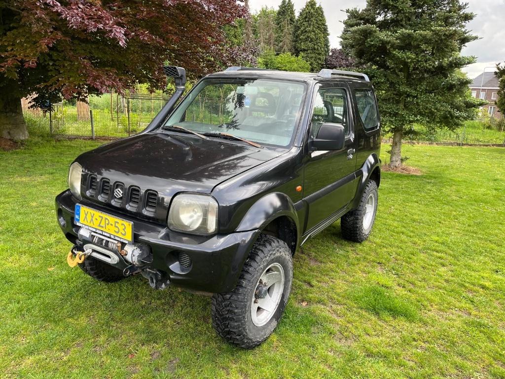 Suzuki Jimny 4x4 Zwart, Auto's, Suzuki, Particulier, Jimny, 4x4, Airbags, Dakrails, Elektrische ramen, Radio, Trekhaak, Benzine