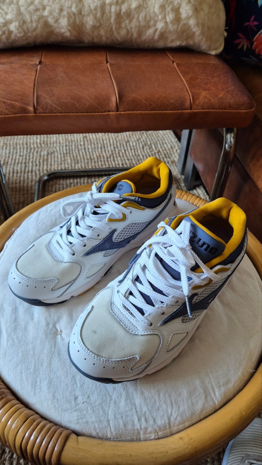Mizuno nieuw staat sneakers mt 38, Kleding | Dames, Schoenen, Wit, Nieuw, Ophalen of Verzenden, Sneakers of Gympen