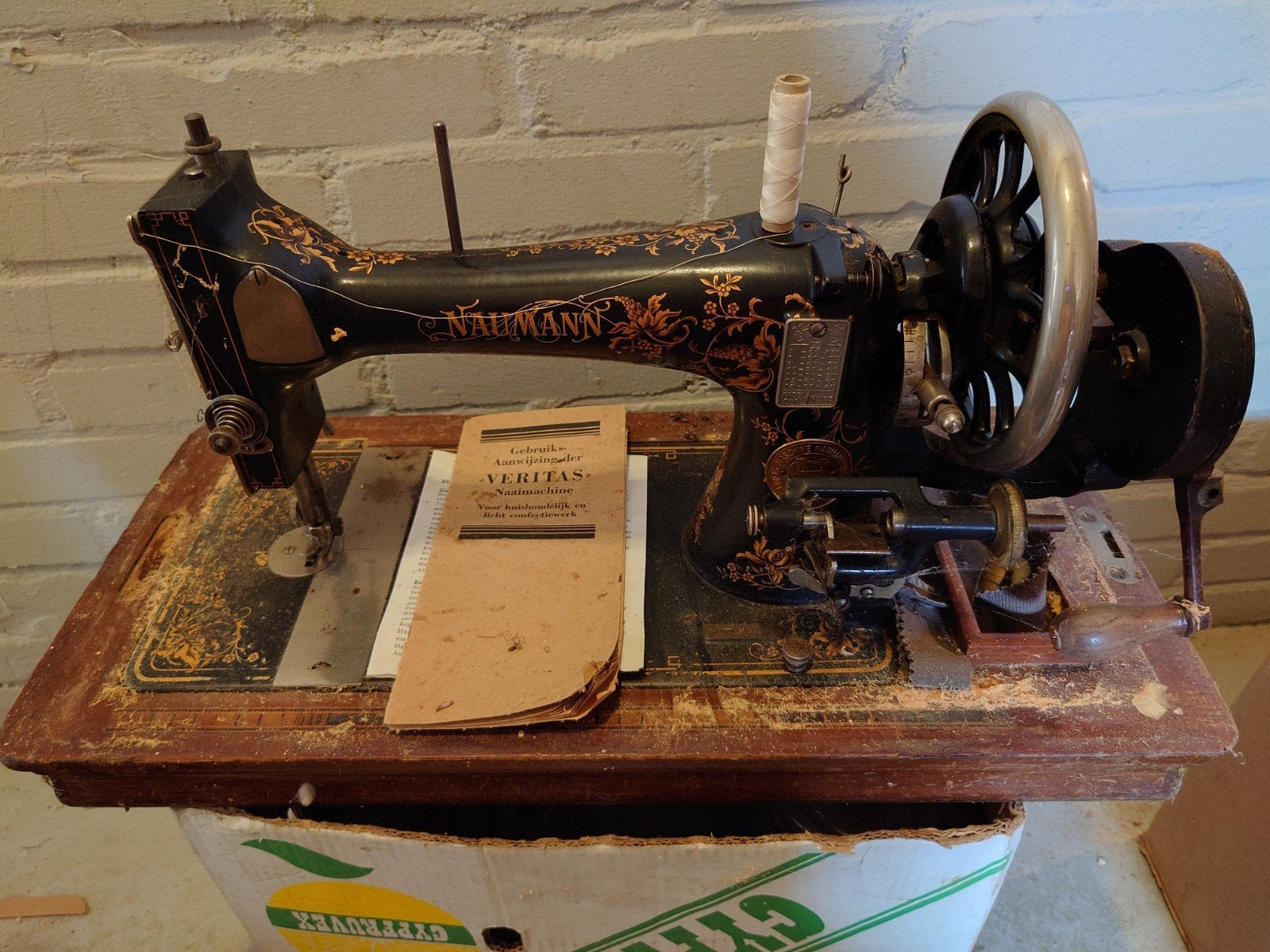 Naumann antieke naaimachine met kast en boekje, Ophalen of Verzenden
