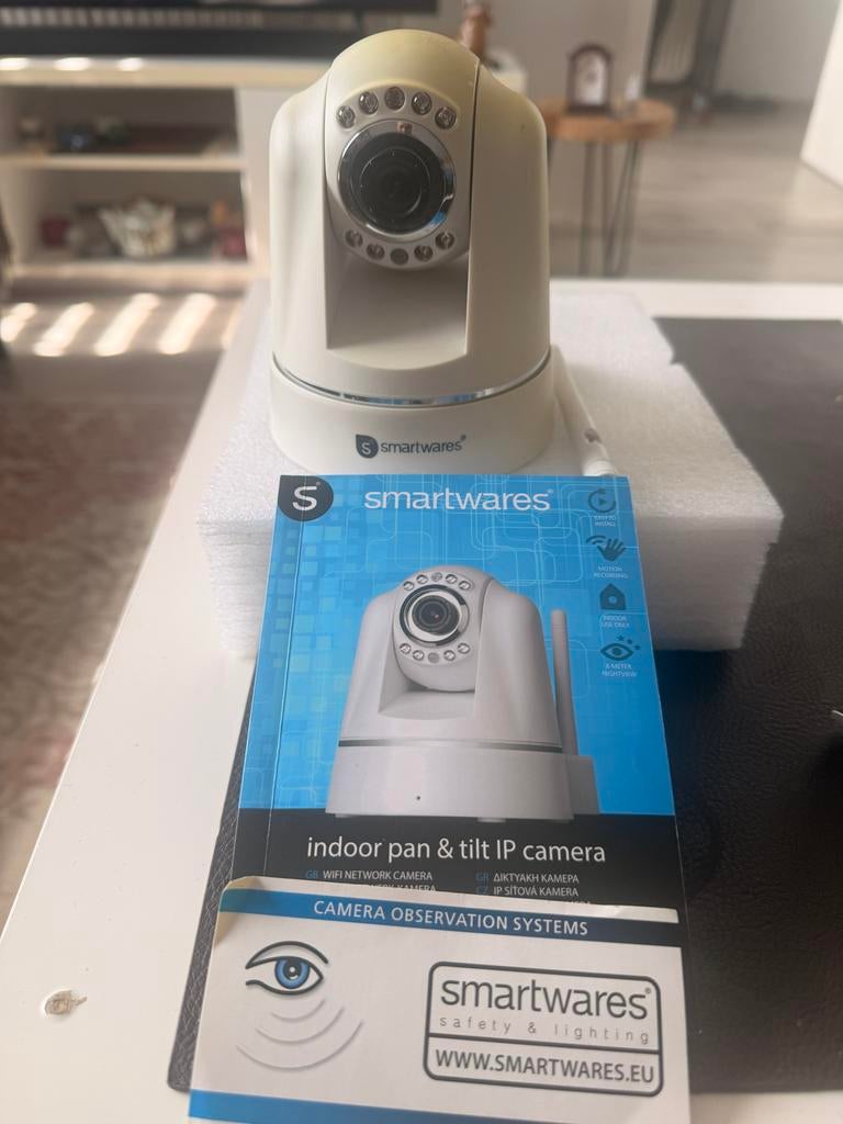 Smartwares Indoor Pan & Tilt IP Camera, Ophalen of Verzenden, Zo goed als nieuw, Binnencamera