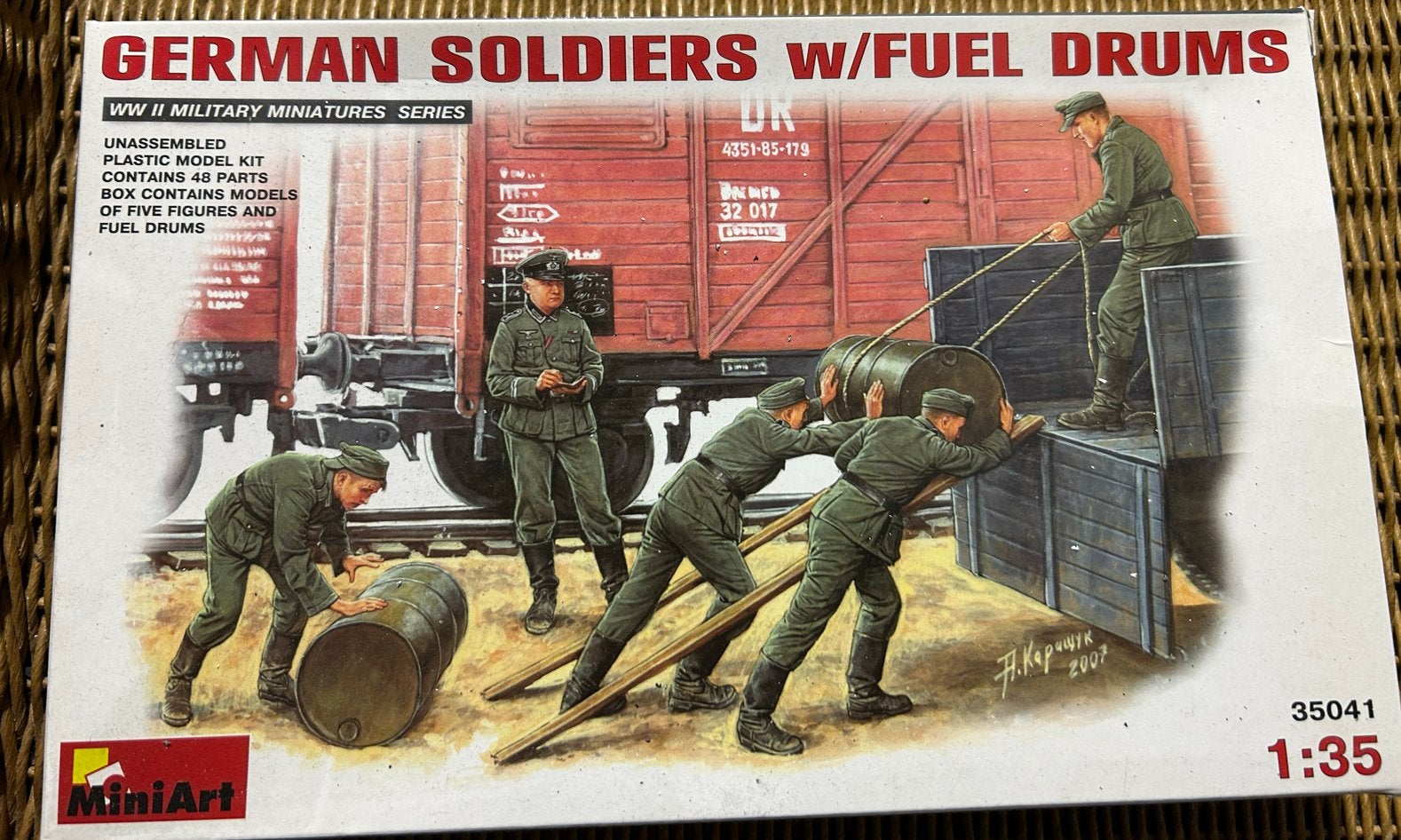 MiniArt Duitse Soldaten met Brandstofvaten 1:35, Hobby en Vrije tijd, Modelbouw | Figuren en Diorama's, Ophalen of Verzenden, Nieuw
