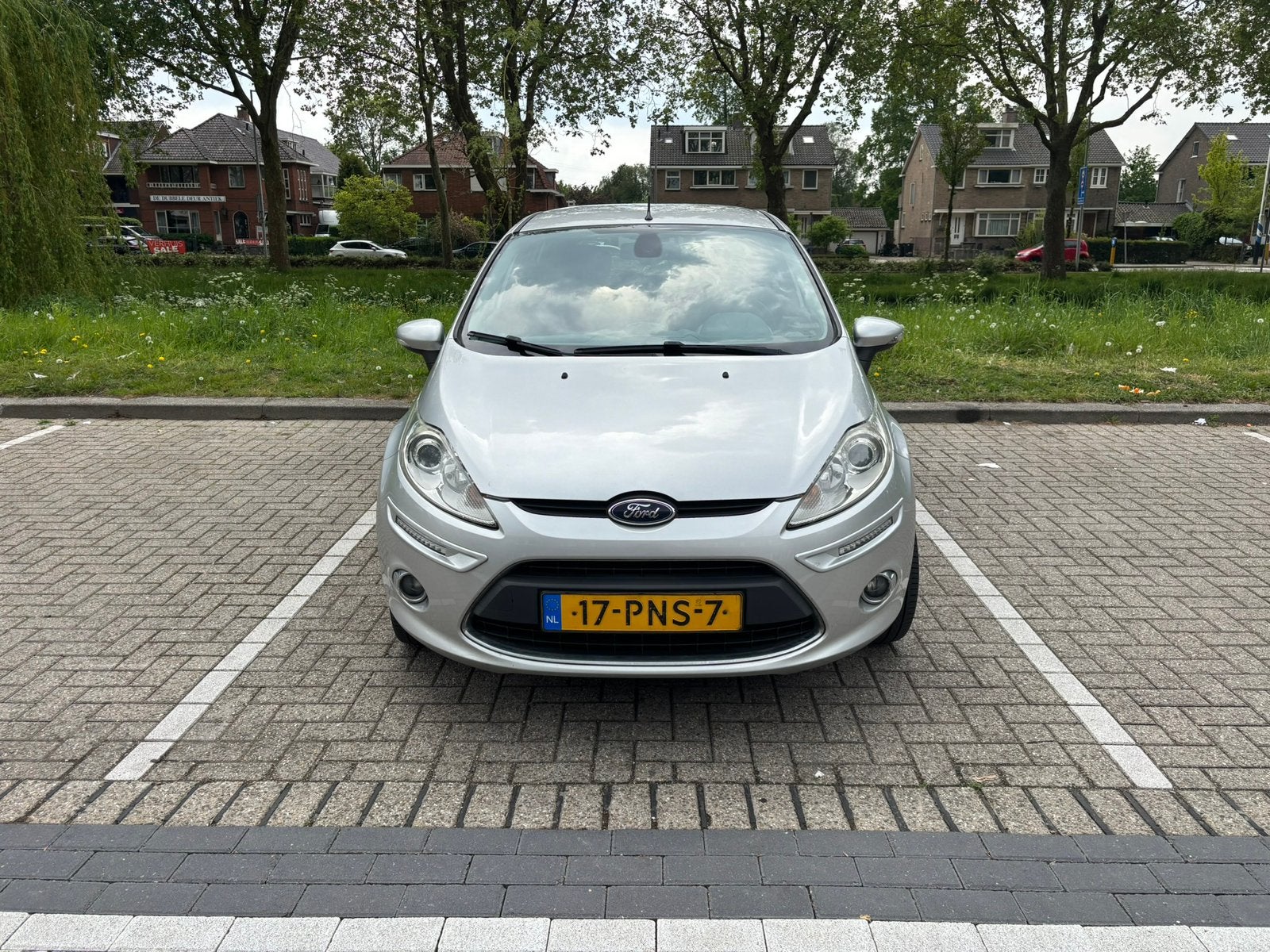 Foto 5 van Ford Fiësta 1.6 Ti-vct 88KW 5DR 2011 Grijs - APK juli 2027