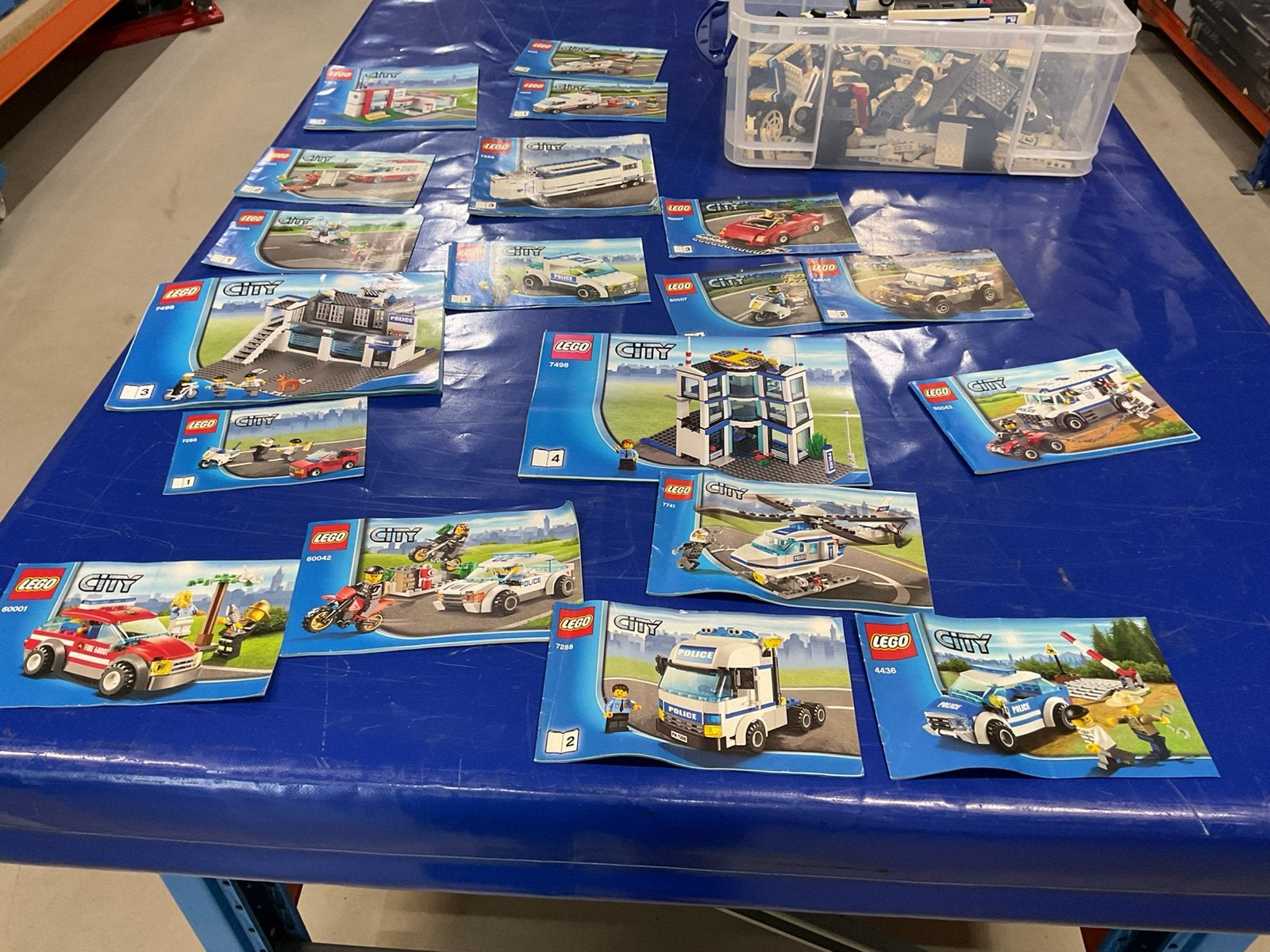 Kist met heel veel lego politie en met boekjes niet compleet, 2 spelers, Zo goed als nieuw, Vanaf 3 jaar, Ophalen