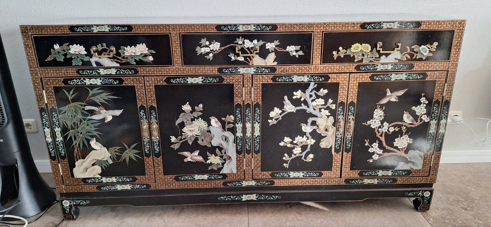 Prachtig Chinees dressoir met schilderingen, Ophalen, Gebruikt, 150 tot 200 cm, 25 tot 50 cm