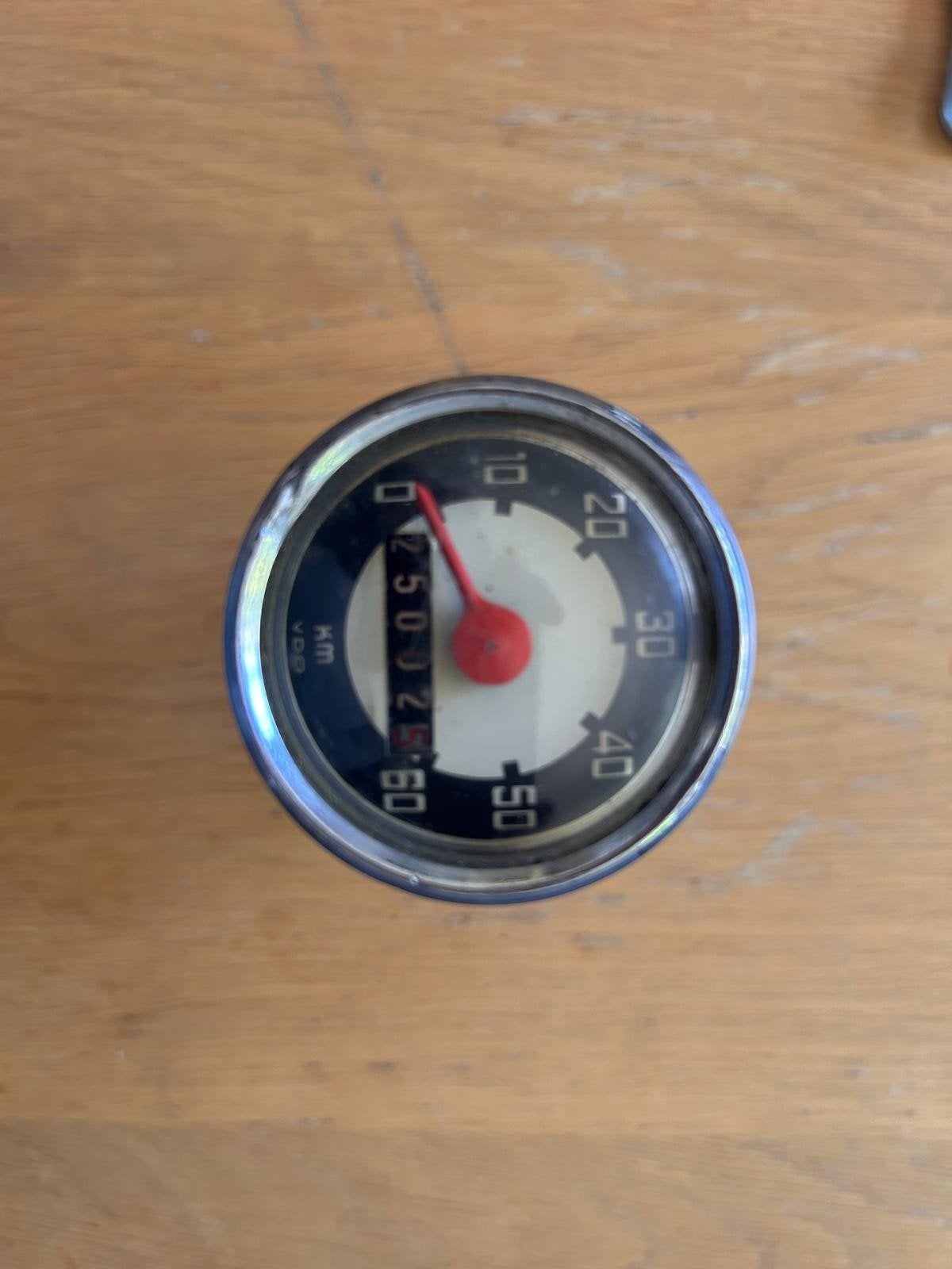 originele kilometer-/snelheidsmeter merk VDO, Fietsen en Brommers, Brommeronderdelen | Oldtimers, Ophalen of Verzenden, Overige typen