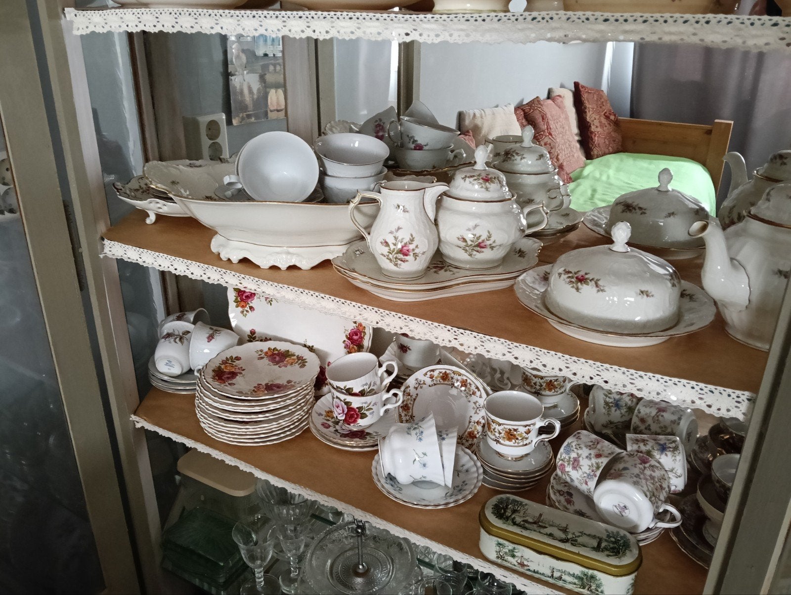 diverse oude serviezen, Ophalen