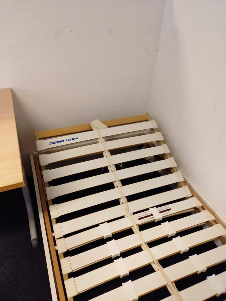 Wit houten ledikant, verstelbare lattenbodem 90x200, Ophalen, CAWI REGULA, Gebruikt, 90 cm