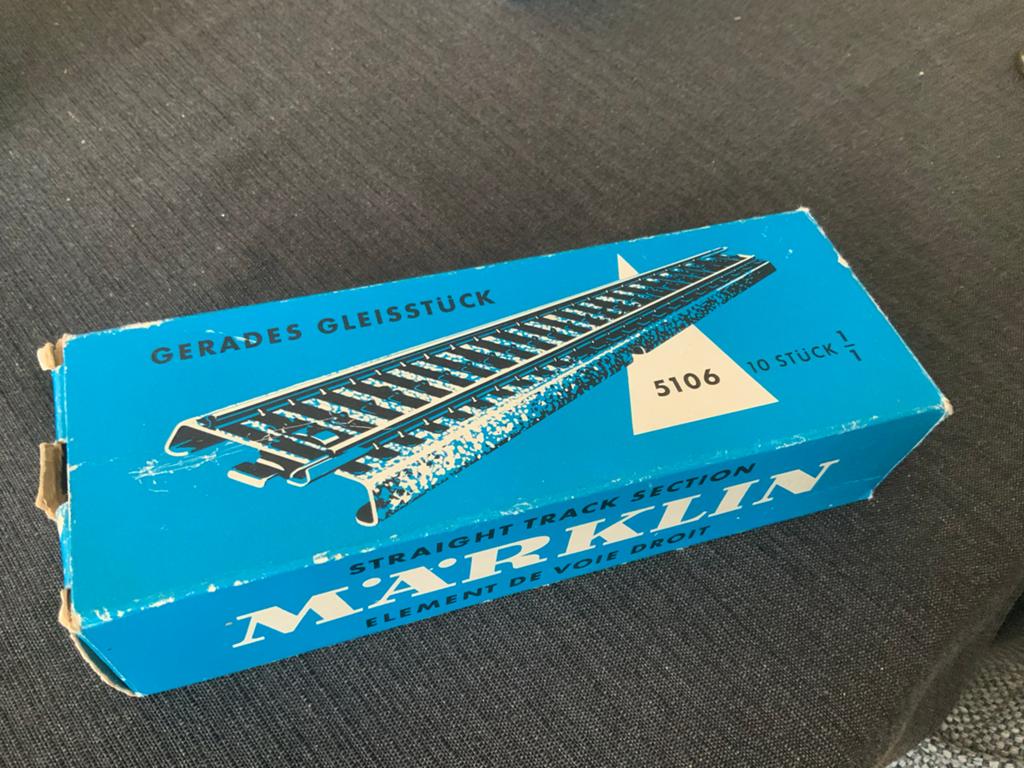 Märklin 5106 Rechte Rails - 10 Stuks in OVP, Hobby en Vrije tijd, Modeltreinen | H0, Wisselstroom, Gebruikt, Rails, Ophalen of Verzenden