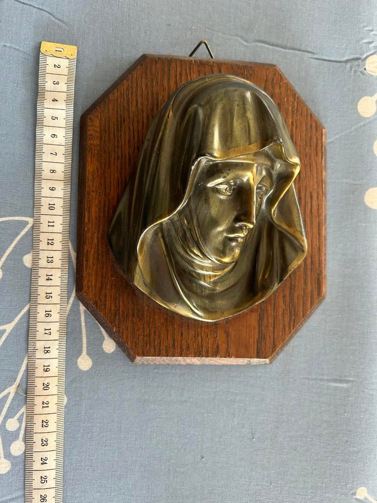 Vintage bronzen Maria beeld op houten plaat, Ophalen of Verzenden