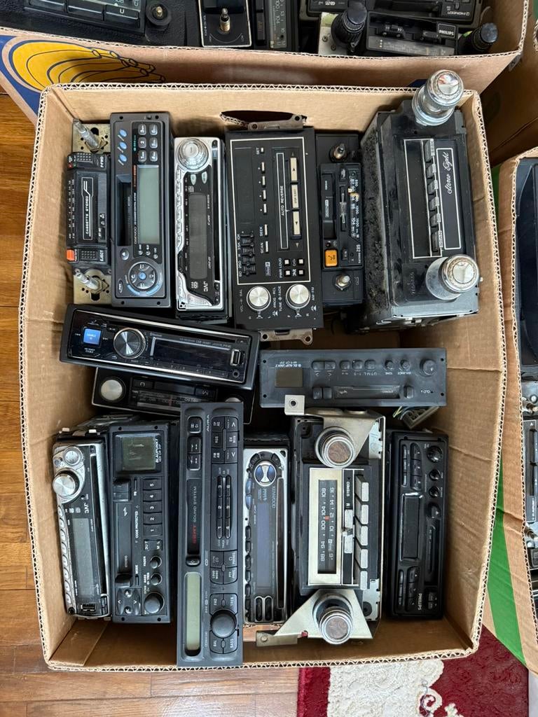 Gezocht / Ik koop een partij klassieke autoradio's, Auto diversen, Autoradio's, Ophalen of Verzenden, Zo goed als nieuw