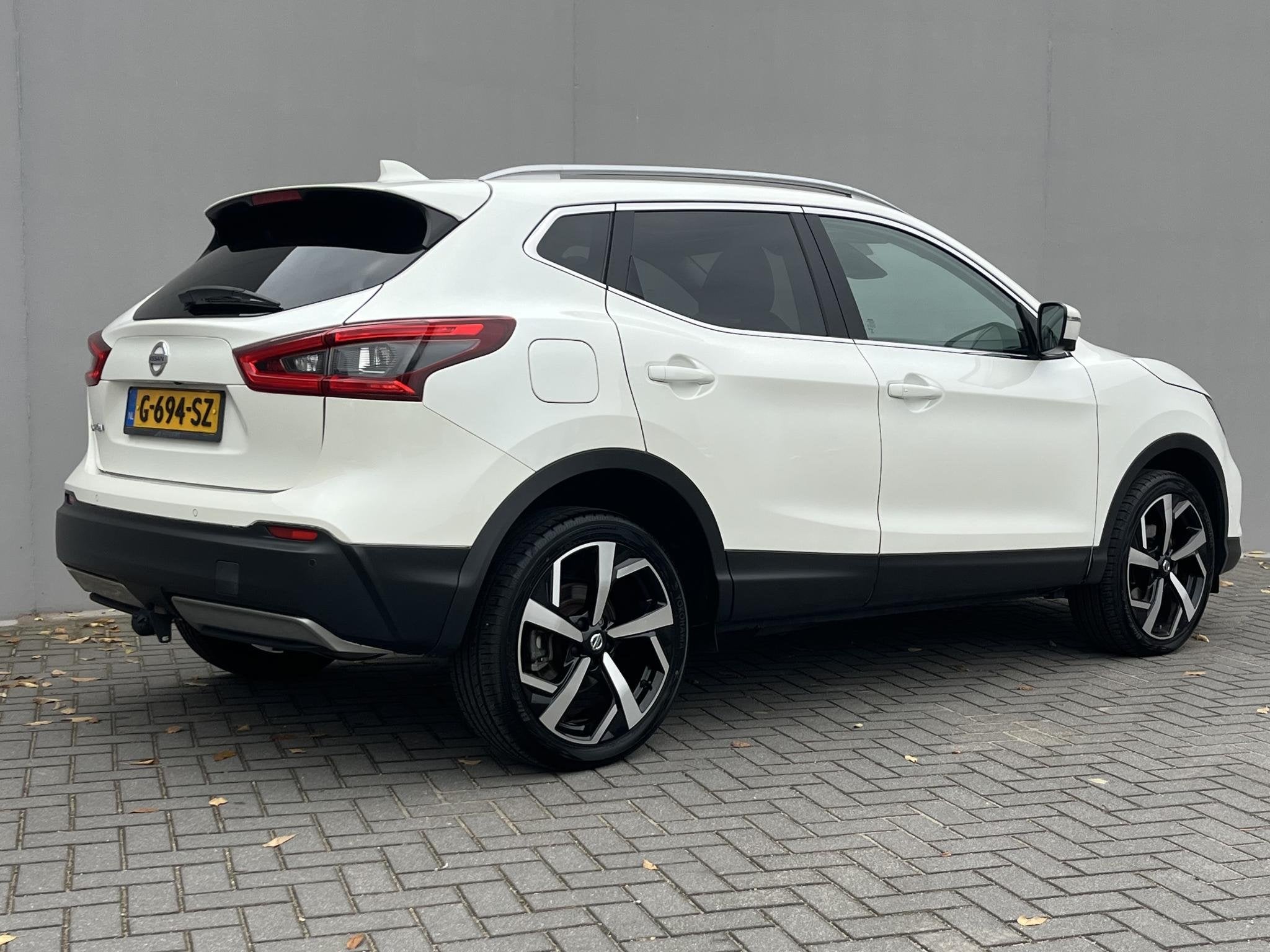 Nissan Qashqai 1.3 DIG-T Tekna / 100% dealer onderhouden / A, Auto's, Gebruikt, Euro 6, 4 cilinders, 1290 kg