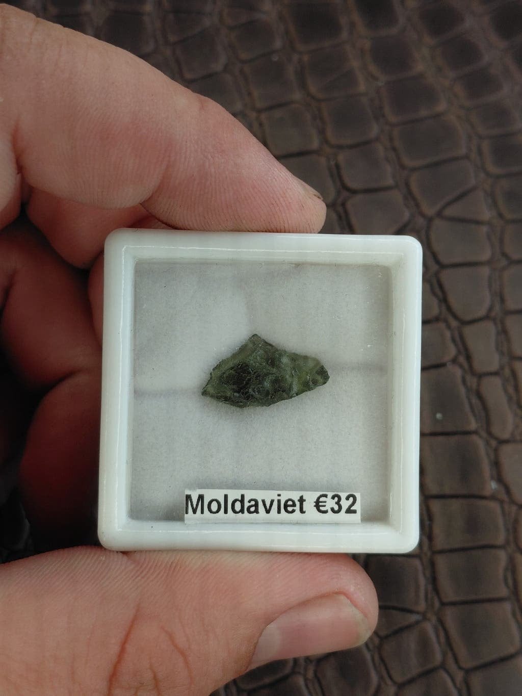 Verzamelstuk van natuurlijke Moldaviet, Verzamelen, Verzenden