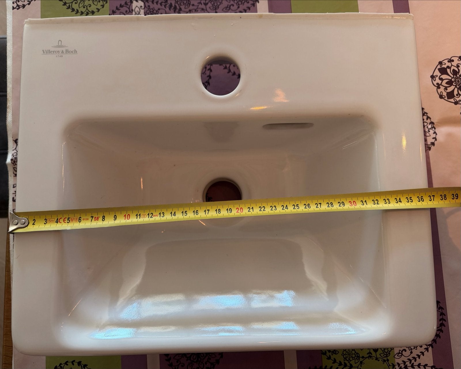 Villeroy & Boch WC fontein 37x30 cm - Zo goed als nieuw, Ophalen, Nieuw, Wastafel
