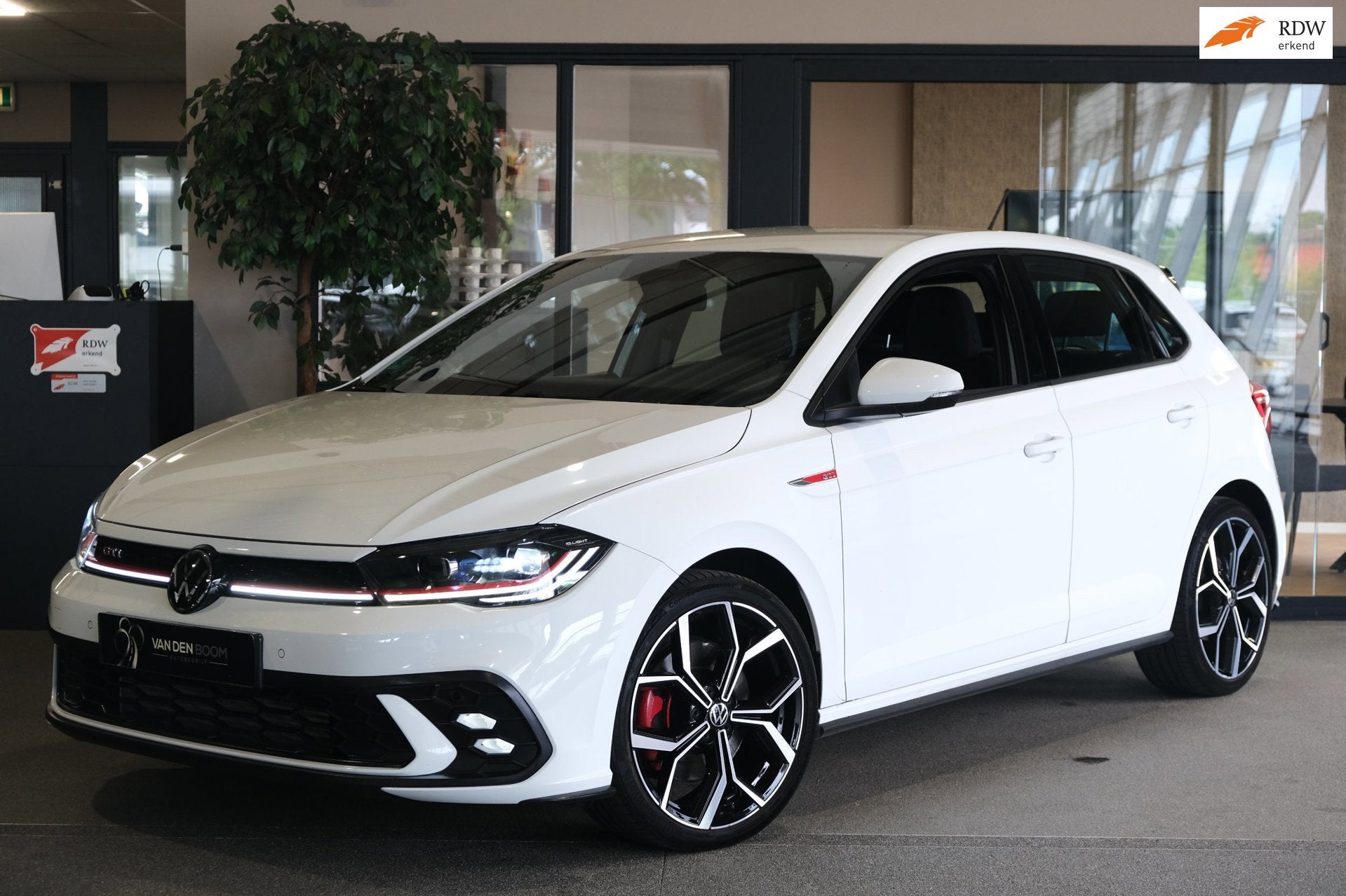 Volkswagen Polo 2.0 TSI GTI Facelift DSG 207PK IQ Matrix Led, Auto's, Volkswagen, 1272 kg, Gebruikt, 680 kg, 4 cilinders