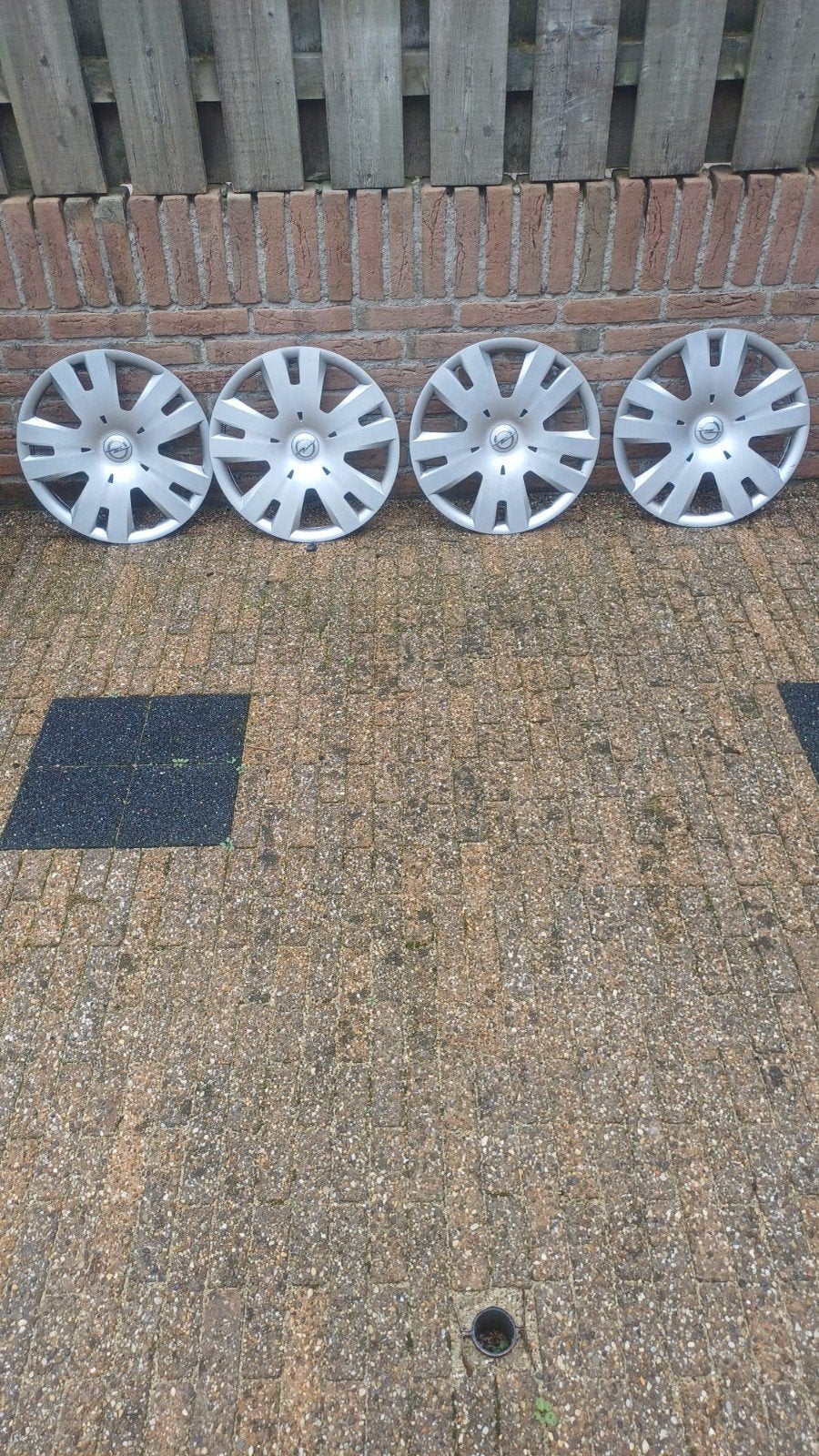 Set van 4 Opel wieldoppen 16 inch, Auto diversen, Ophalen, Gebruikt